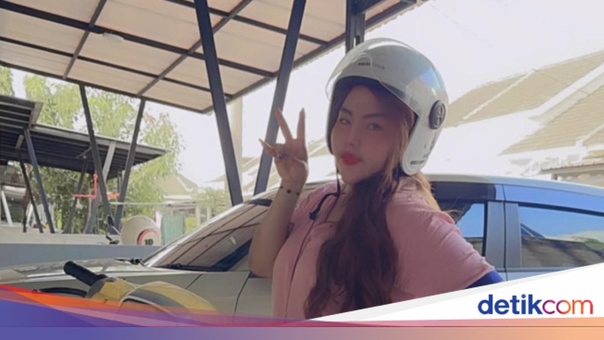 Momen Aura Kasih Balas Komentar Lisa Mariana soal Vespa Kuning