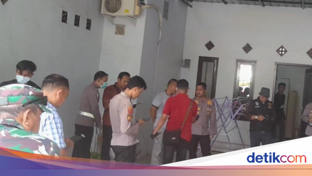 Warga Besuki, Situbondo, dikejutkan dengan penemuan tiga anggota keluarga meninggal di rumah. Polisi selidiki penyebab kematian yang misterius.

Via: @detikjatim_