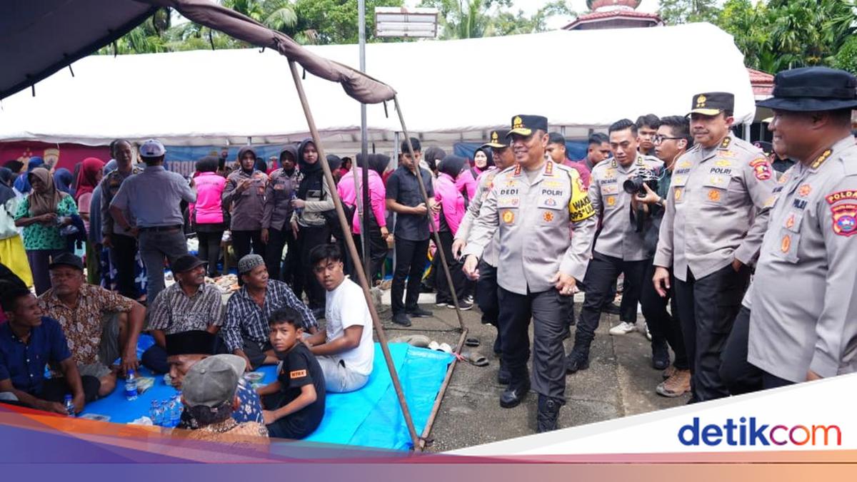 Wakapolri Tinjau Dapur Umum Bhayangkari hingga Resmikan Sumur Bor di Sumbar