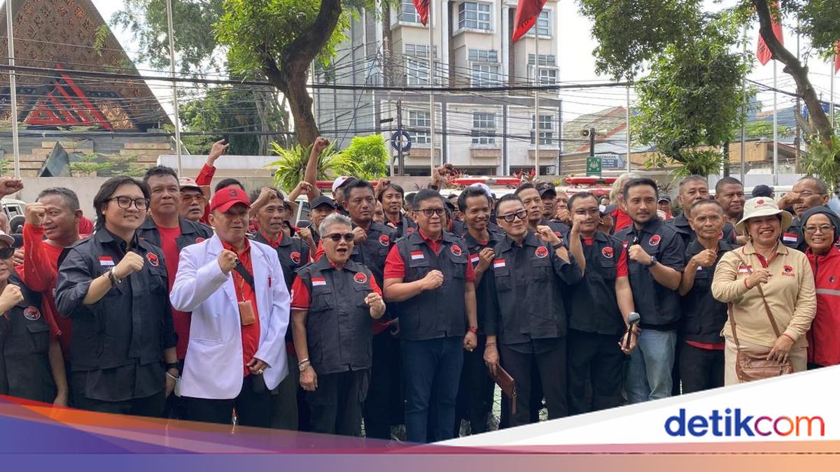 Hasto Cerita Megawati Atensi Sarung saat Darurat: Sampai Diperagakan di DPP