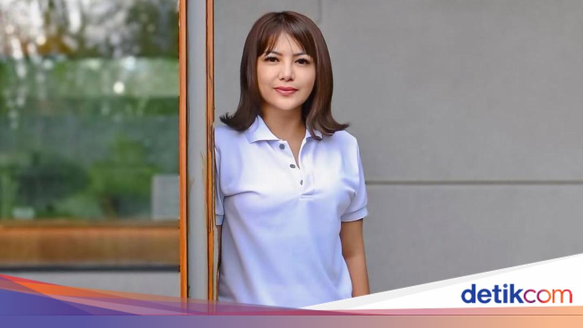 Wina Natalia Ungkap Perjanjian Rahasia dengan Anji Usai Cerai