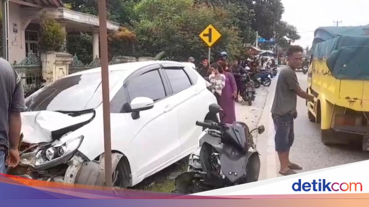 Pelajar SMA di Lebak Bawa Mobil Tabrak 3 Pemotor hingga Luka-luka