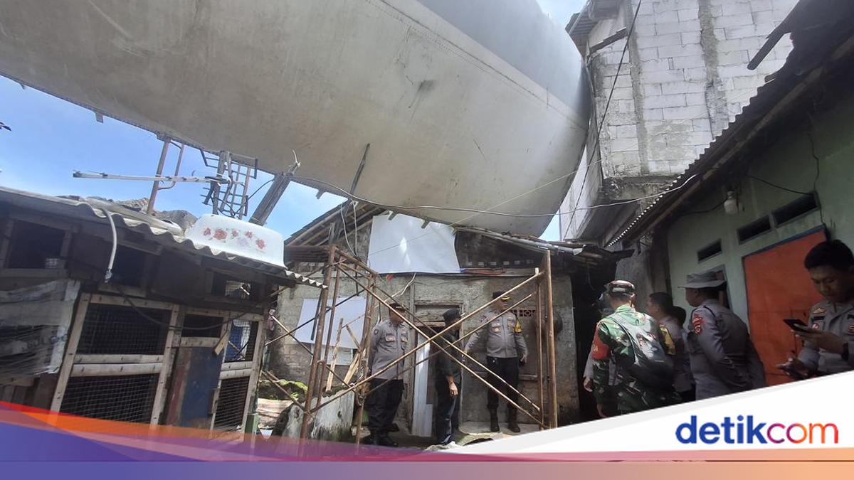 Penampakan Terkini Potongan Pesawat Timpa Rumah Usai Puting Beliung di Bogor