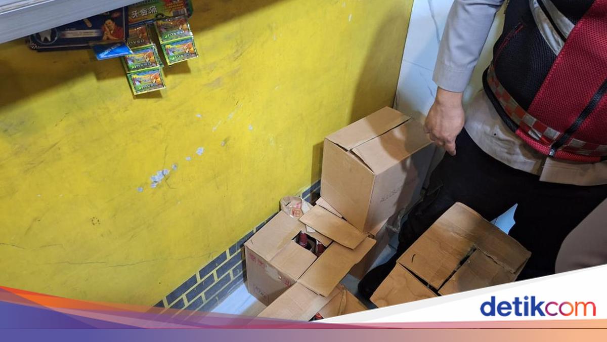 Jelang Malam Tahun Baru, Polres Serang Razia Ratusan Botol Miras