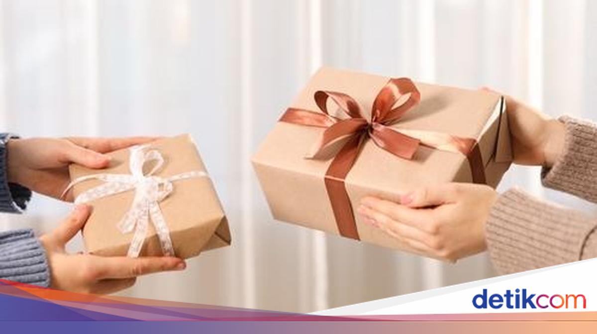 15 Ide Kado Perpisahan untuk Teman yang Resign, Berkesan dan Berguna!