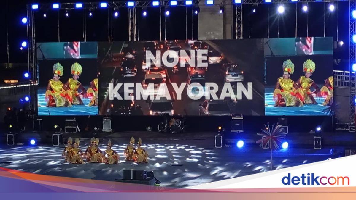 Malam Tahun Baru di Lapangan Banteng Diwarnai Musik dan Aksi Sosial