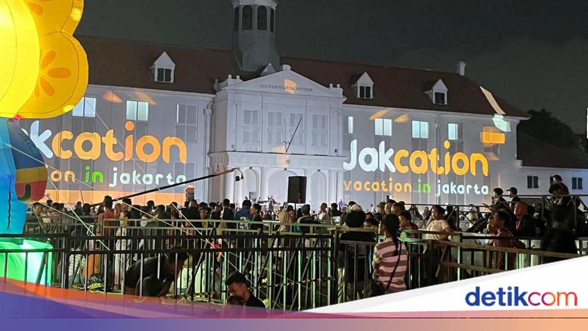 Hiburan hingga Doa Bersama Warnai Malam Tahun Baru di Kota Tua