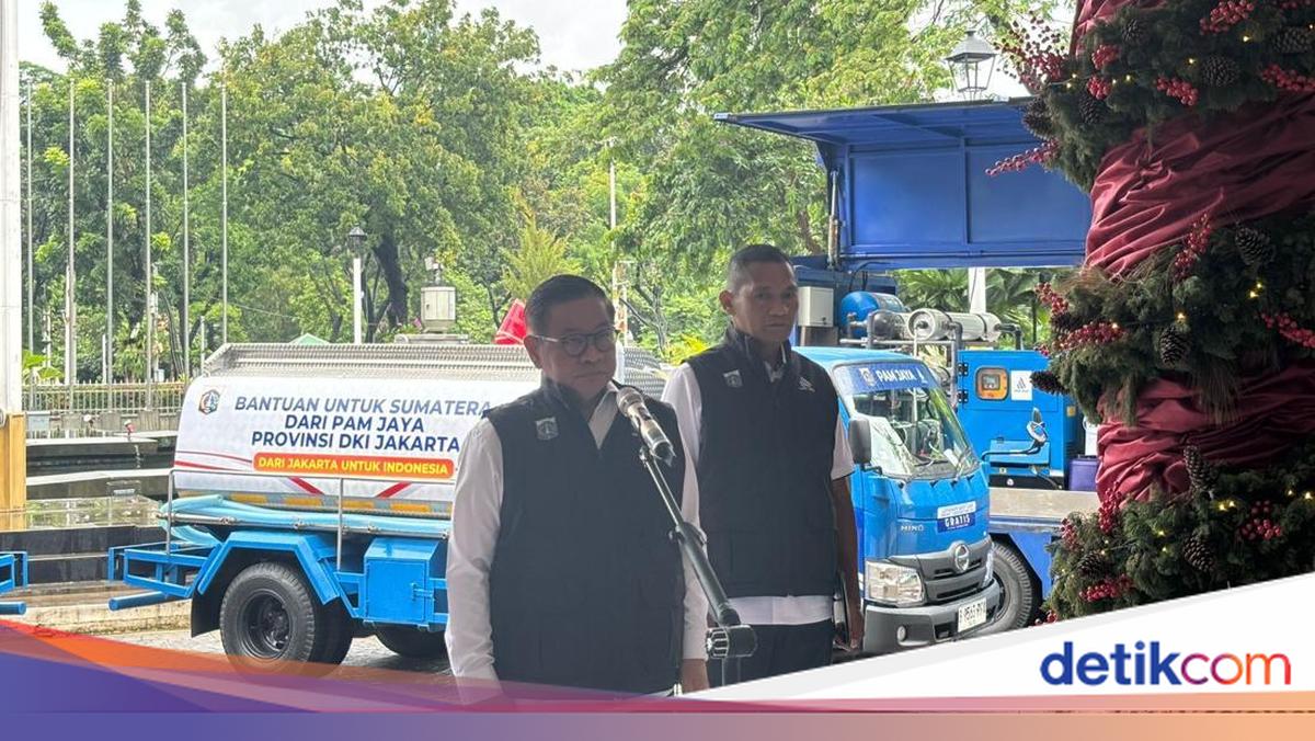 Pramono Lepas Bantuan Mobil Tangki PAM Jaya untuk Korban Bencana Sumatera