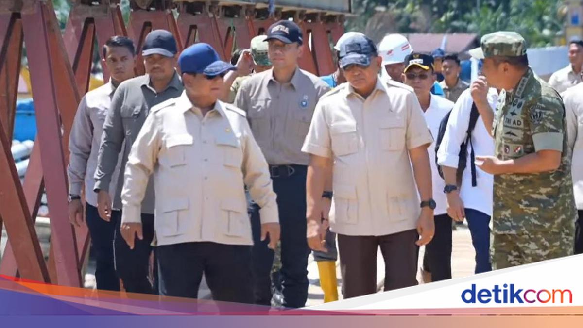 Prabowo Didampingi AHY Tinjau Jembatan Bailey di Sungai Garago Tapsel