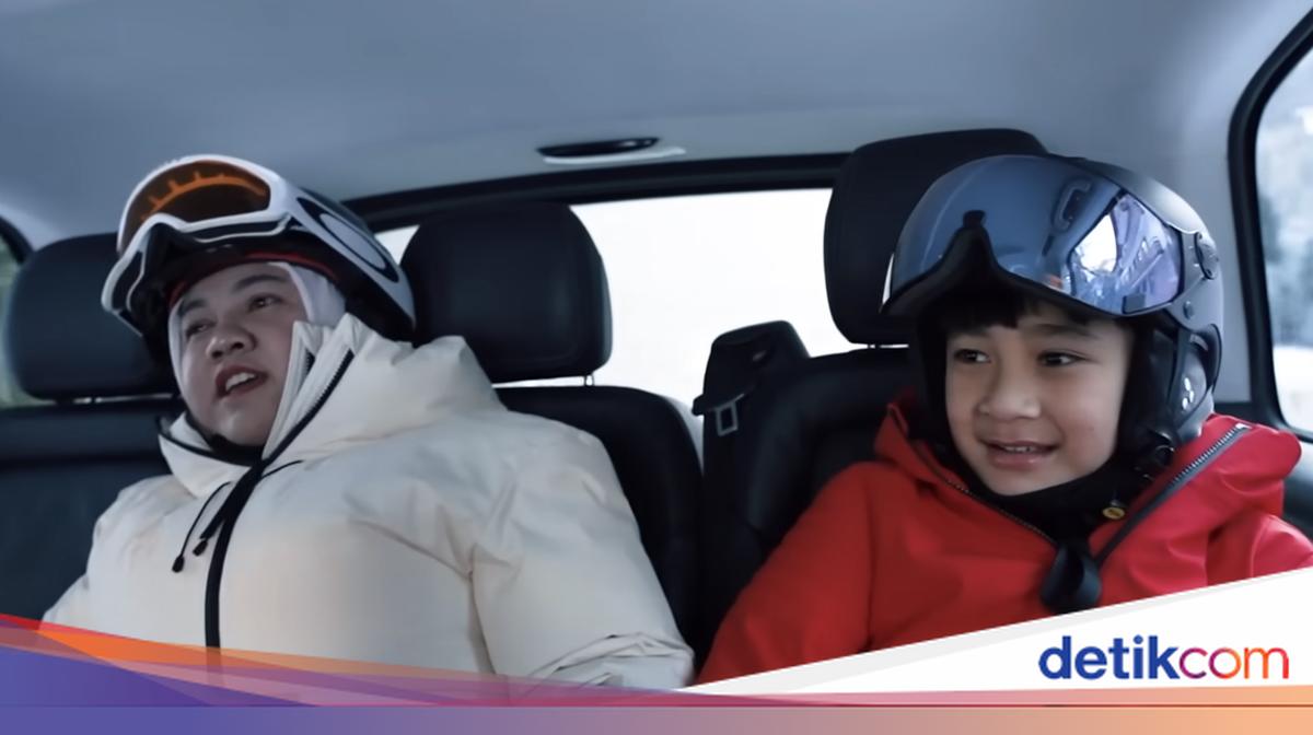 Pertama Kali Main Ski di Swiss, Pengasuh Rafathar: Baymax, Mau Terbang!