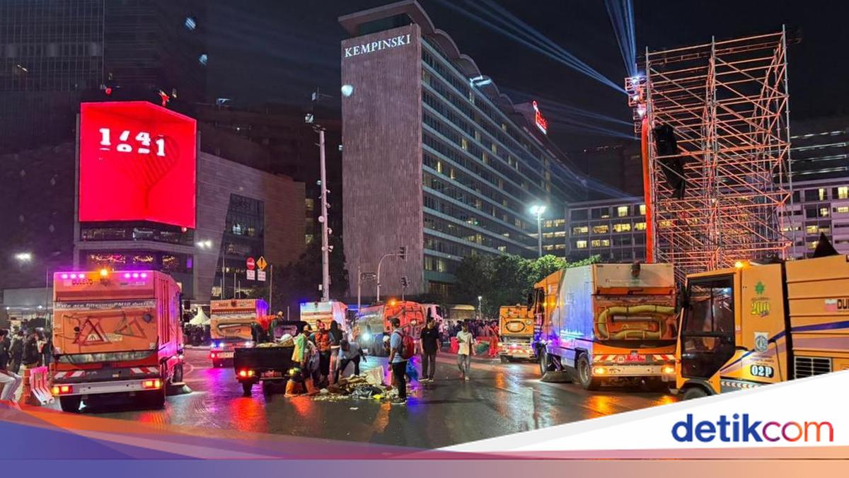 91,4 Ton Sampah Diangkut Usai Malam Tahun Baru di Jakarta