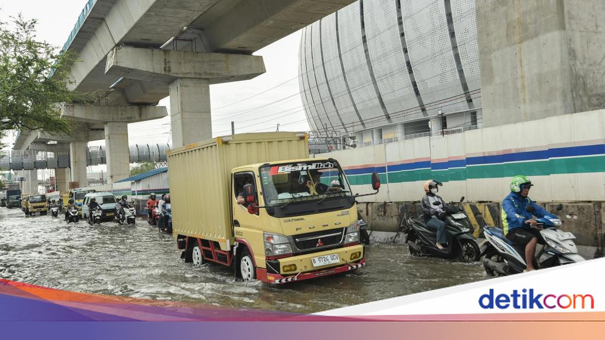 Waspada Banjir Rob di 12 Wilayah Pesisir Jakarta Hingga 8 Mei 2026
