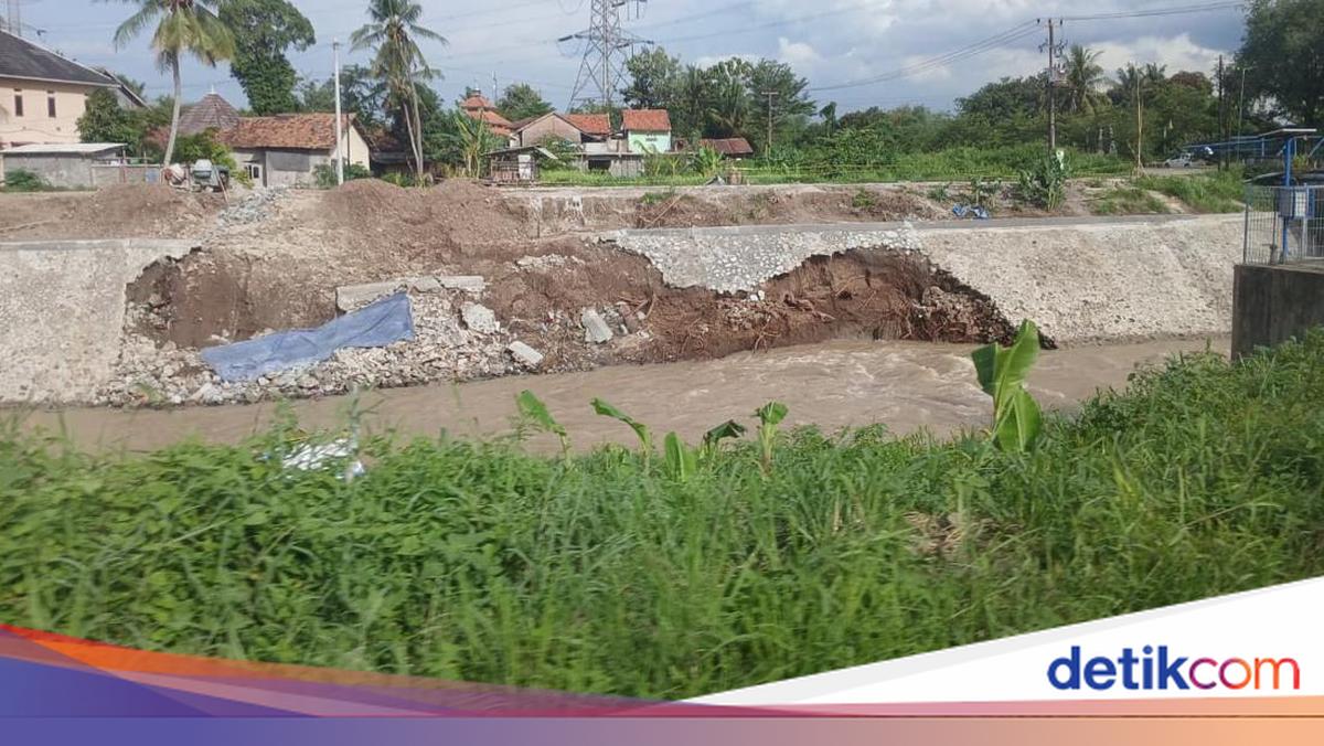 Tembok Penahan Tanah Dekat Permukiman di Serang Longsor, Segera Diperbaiki