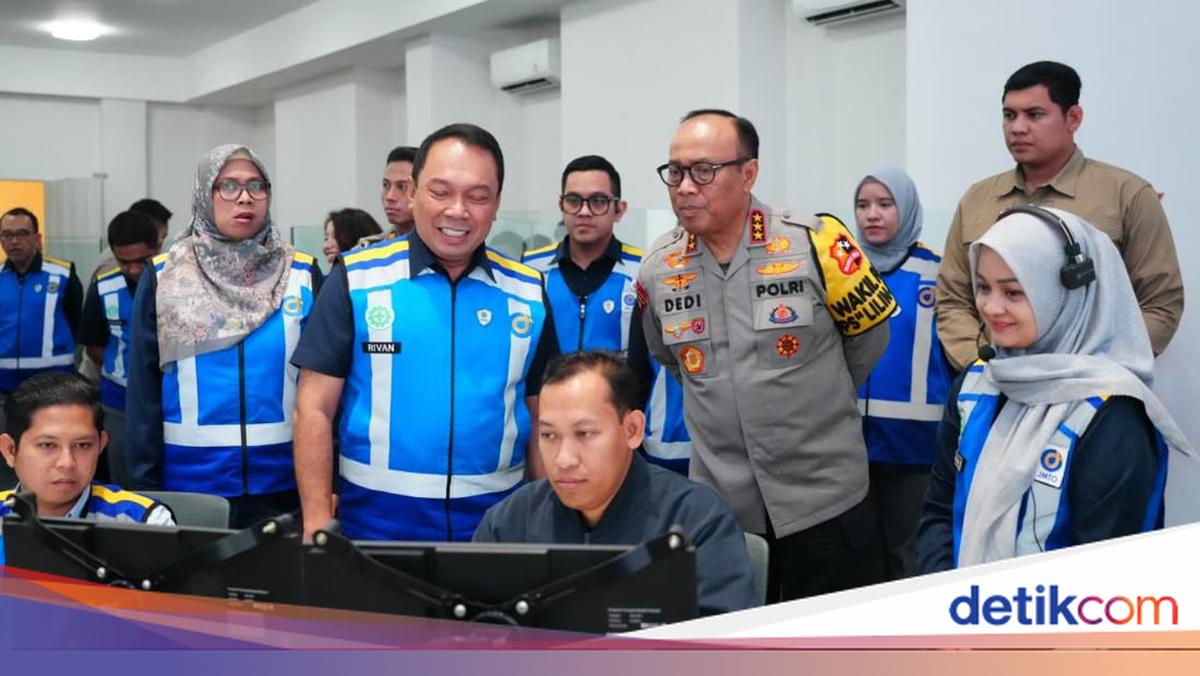 Monitoring Arus Balik di Jatiasih, Wakapolri Pastikan Nataru Aman Kondusif