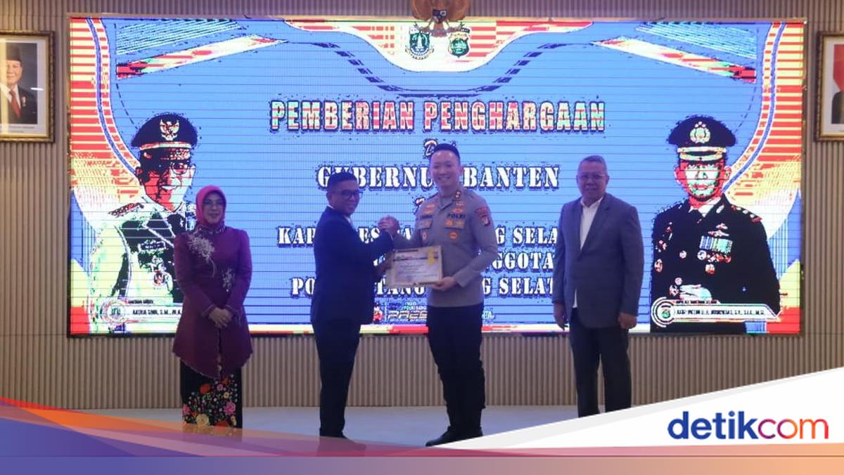 Program CETAR-Siskamling Bawa Kapolres Tangsel Terima Penghargaan Gubernur Banten