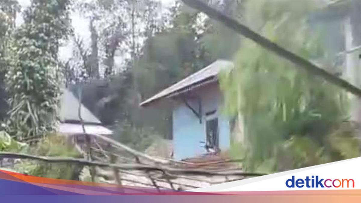 Hujan Picu Tembok Penahan Tanah di Lebak Ambruk, 1 Rumah Rusak Berat
