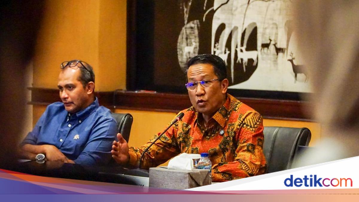 KUHP Baru, Menkum Sebut Kirim Stiker Pejabat Boleh Asal Tak Senonoh