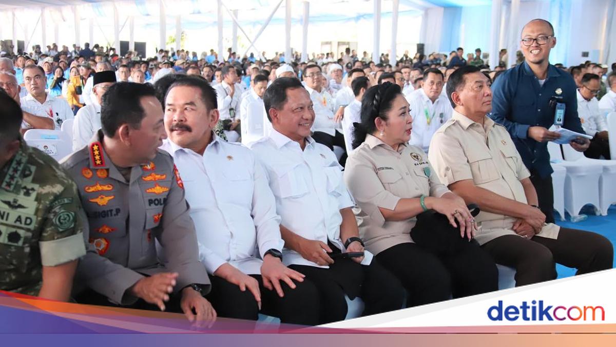 Tito Hadiri Panen Raya dan Pengumuman Swasembada Pangan di Karawang