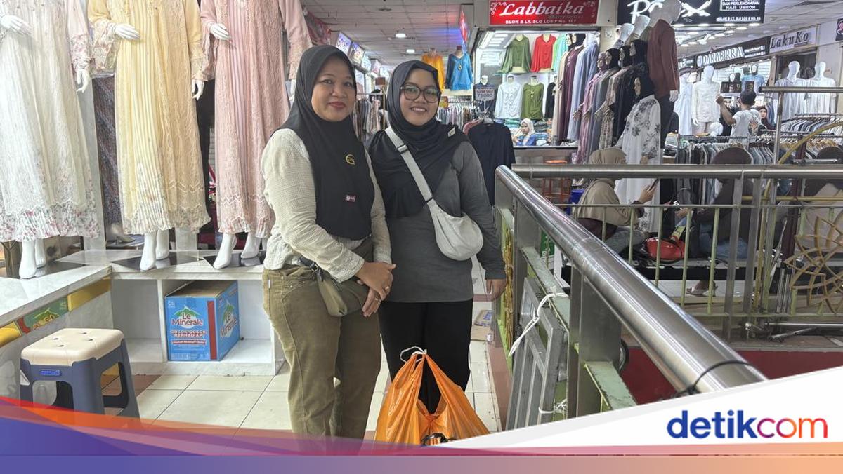 Cerita Tini Beli Baju Lebaran di Tanah Abang Jauh Hari demi Dapat Harga Murah