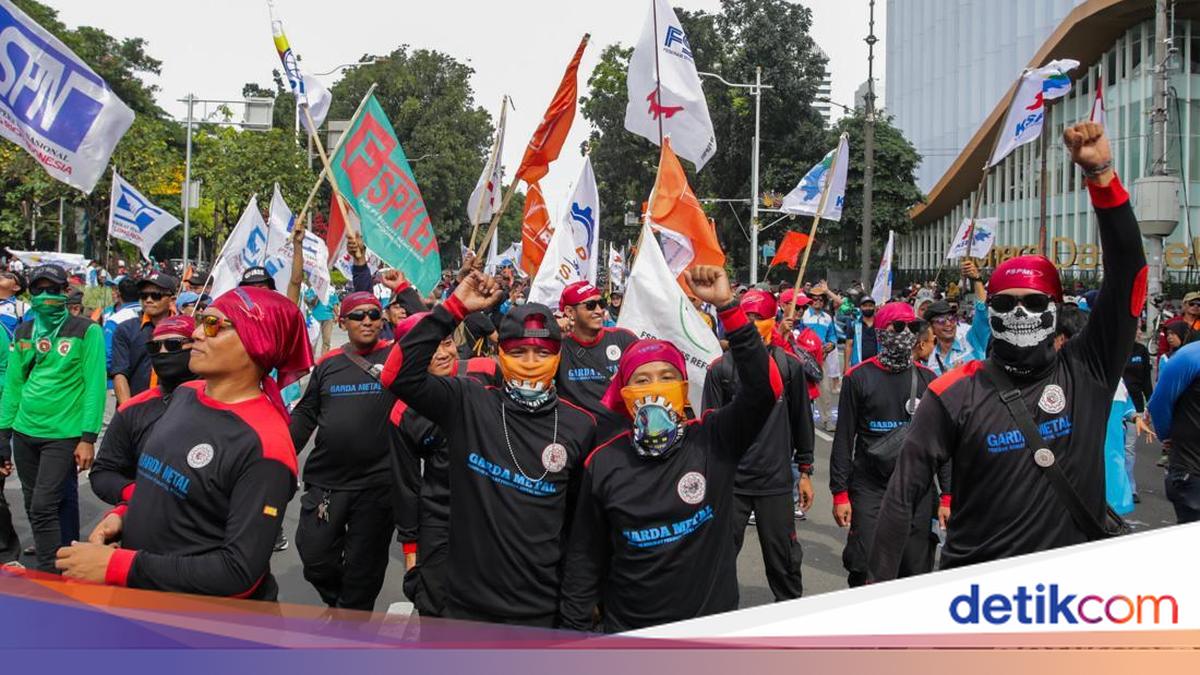 Buruh Gelar Demo di DPR dan Kemnaker Hari Ini, Tuntut Revisi UMP DKI-Jabar