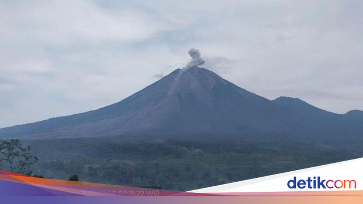 Gunung Semeru 4 Kali Erupsi, Tinggi Letusan Capai 700 Meter