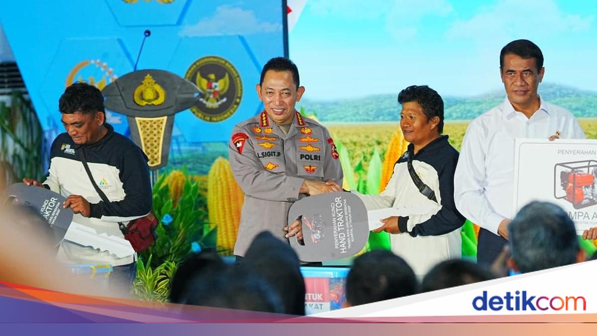 Panen Raya Jagung Serentak di Bekasi, Kapolri Salurkan Alsintan-Sembako Bagi Poktan dan Masyarakat