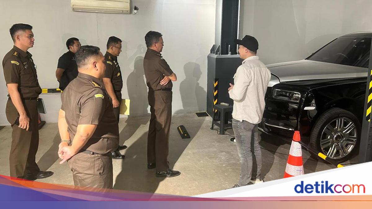 Siap-siap! Kejagung Bakal Lelang Rolls-Royce hingga Porsche Harvey Moeis