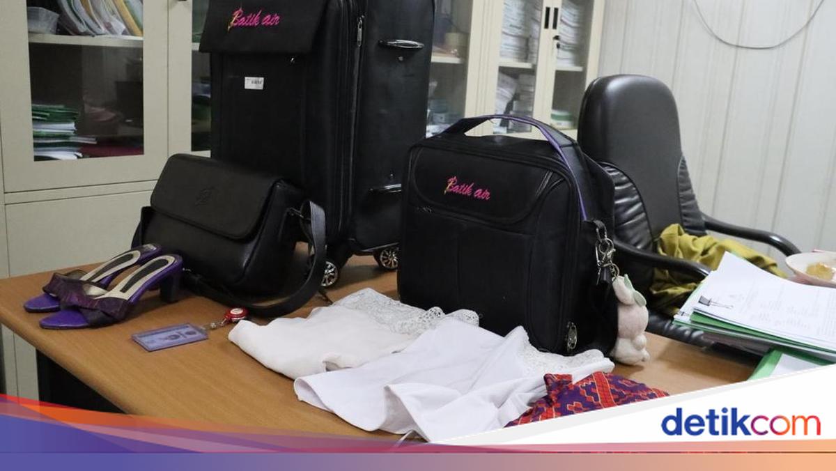Seragam hingga Koper Pramugari Gadungan Dibeli Via Online, Ini Potretnya