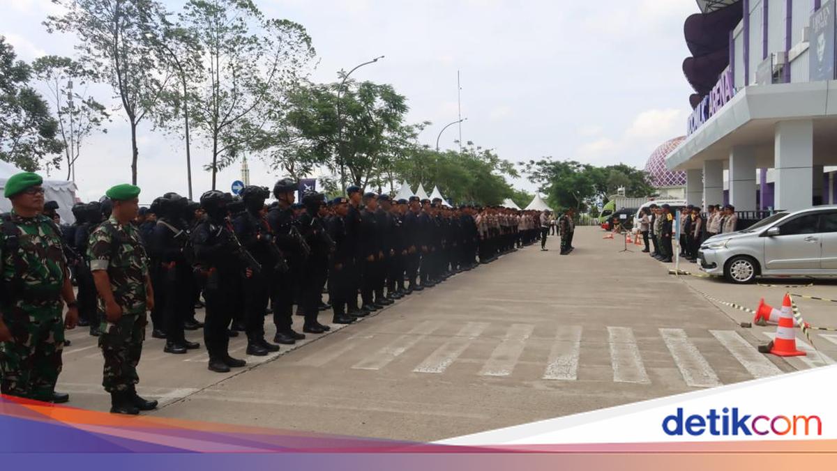 Polisi-TNI Amankan Laga Persita Tangerang Vs Borneo FC di Tangerang