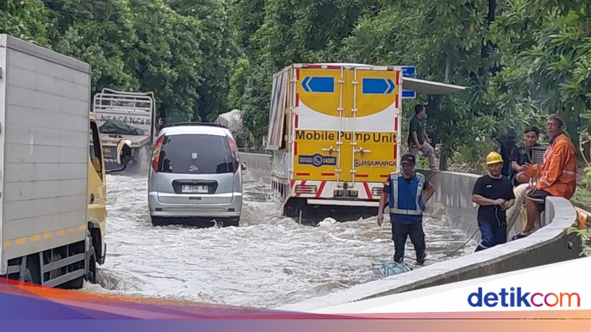 9 Unit Pompa Dikerahkan Sedot Genangan di Tol Sedyatmo