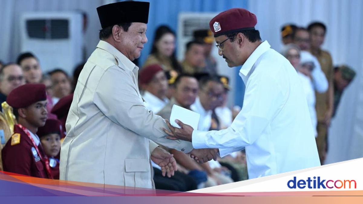 Momen Haru Peresmian Sekolah Rakyat, Gus Ipul Dipeluk Prabowo