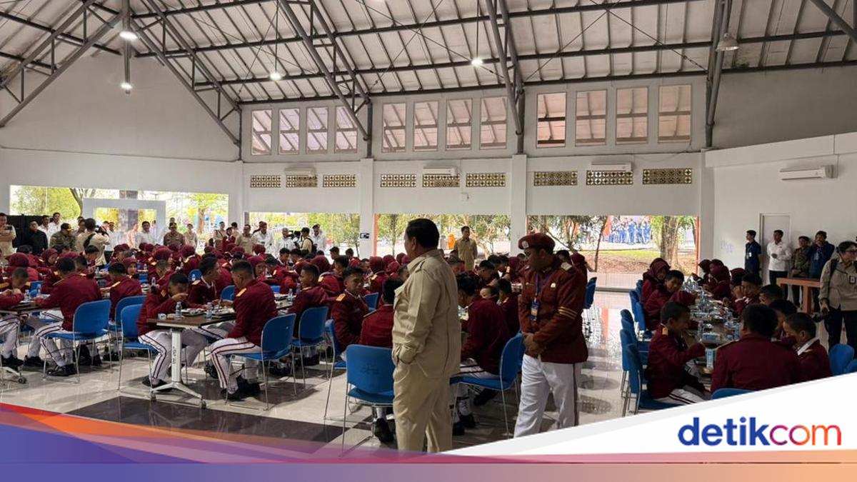 Momen Prabowo Tinjau Kelas hingga Ruang Makan Sekolah Rakyat 9 Banjarbaru