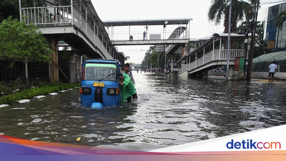 Titik Banjir Jakarta Bertambah Jadi 57 RT dan 39 Ruas Jalan Sore Ini
