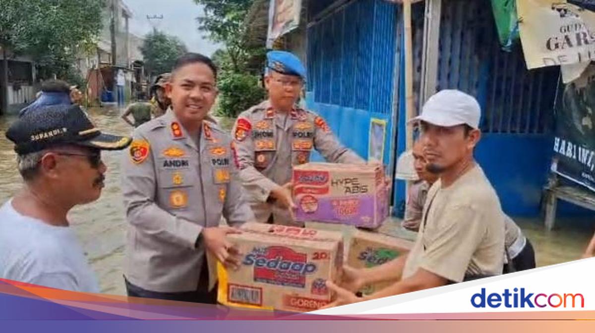 Kecamatan Kibin Masih Banjir, Kapolres Serang Salurkan Bantuan Logistik