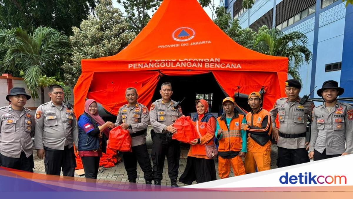 Ratusan Warga Jakut Mengungsi Akibat Banjir, Polda Metro Salurkan Makanan