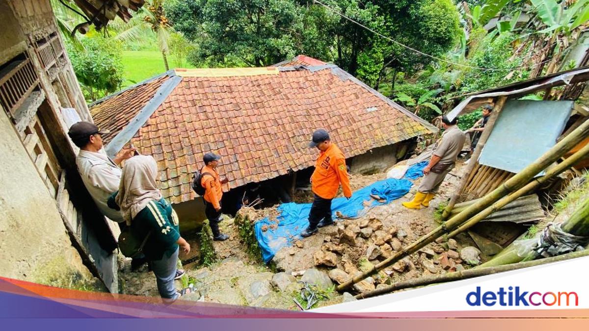 Tanah Longsor di Sukajaya Bogor Rusak 4 Rumah, 2 Keluarga Mengungsi
