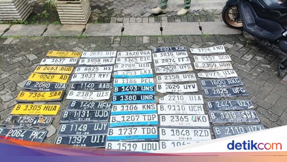 Satpol PP Sita 50 Pelat Nomor dari Tukang Tambal Ban di Jakut