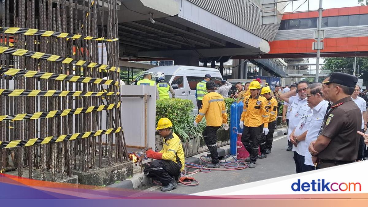 Pramono Mulai Pembongkaran Tiang Monorel di Rasuna Said