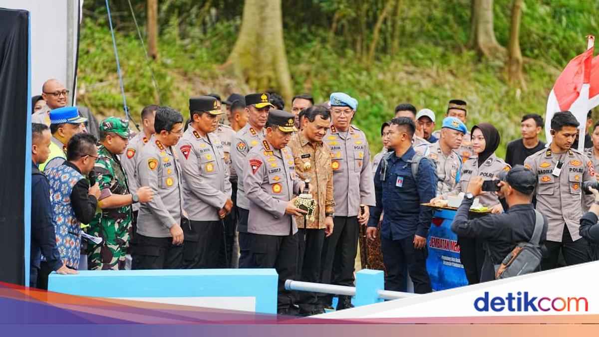Kapolri Resmikan 19 Jembatan Merah Putih Presisi di Jateng, Perlancar Mobilitas Masyarakat