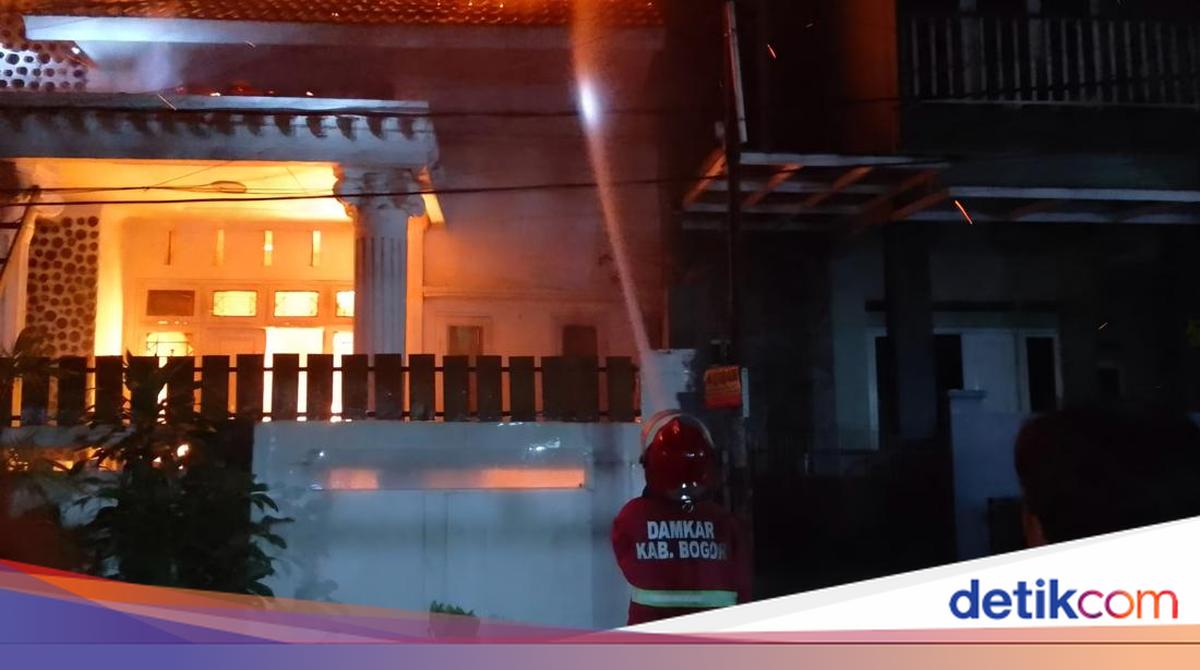 Rumah Dua Lantai di Gunung Putri Bogor Terbakar, Diduga Korsleting Listrik