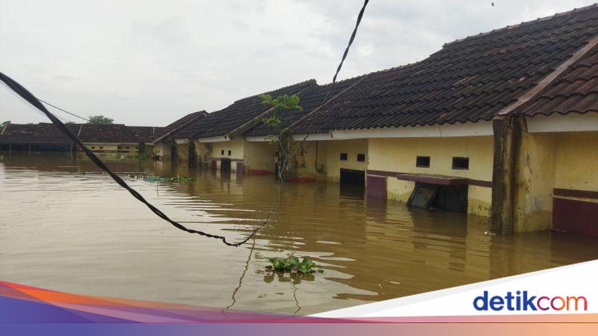 Banjir Rendam Perumahan di Tangerang, Ketinggian Capai 2 Meter