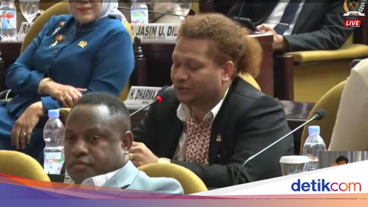 Senator Interupsi Paripurna DPD: Papua Butuh Sekolah-RS, Bukan Markas Tentara