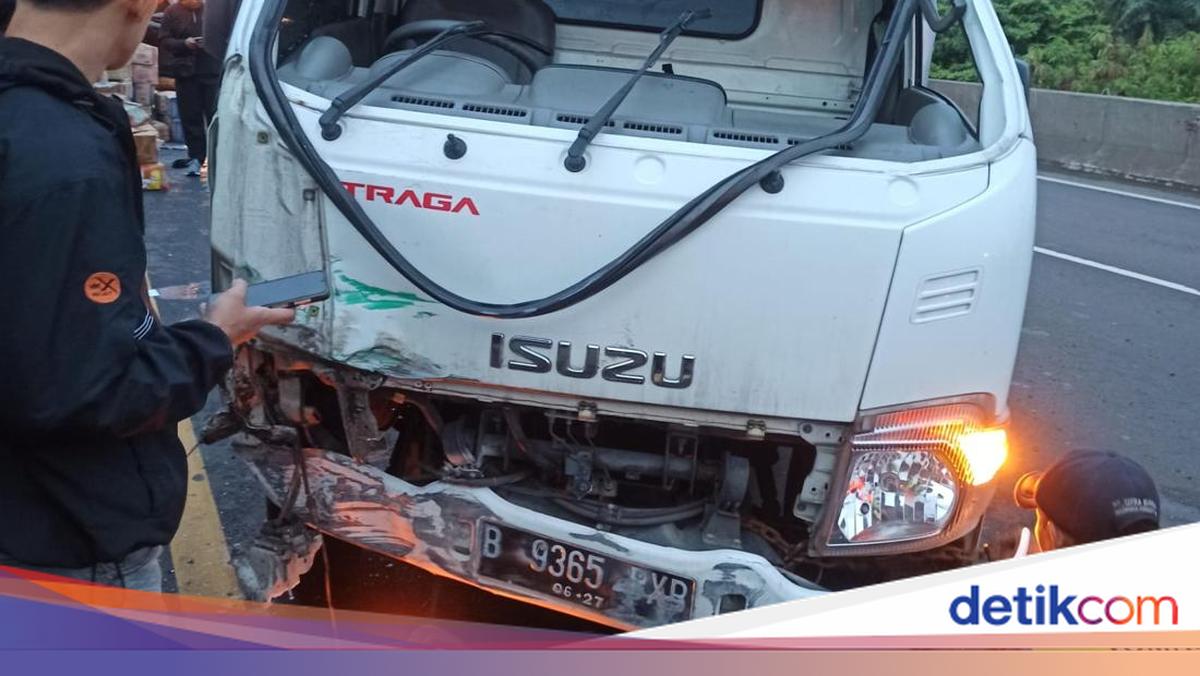 Kronologi Truk Boks Pecah Ban hingga Terguling di Tol Wiyoto Wiyono