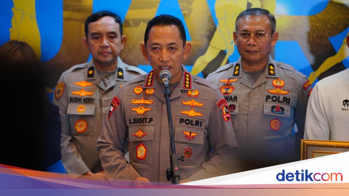 Kapolri Beri Kenaikan Pangkat-Sekolah ke Anggota Peraih Medali SEA Games