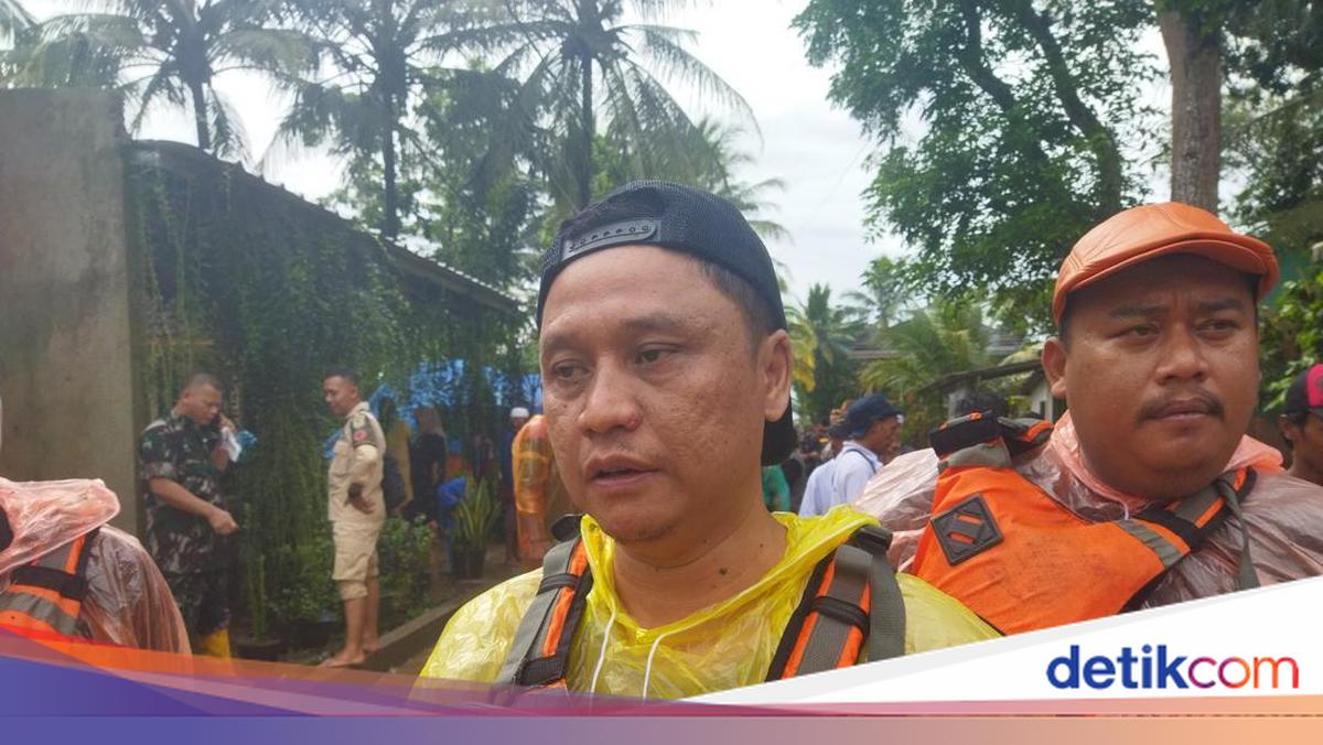 Temui Korban Banjir, Ketua DPRD Pandeglang Desak Pemkab Cari Solusi