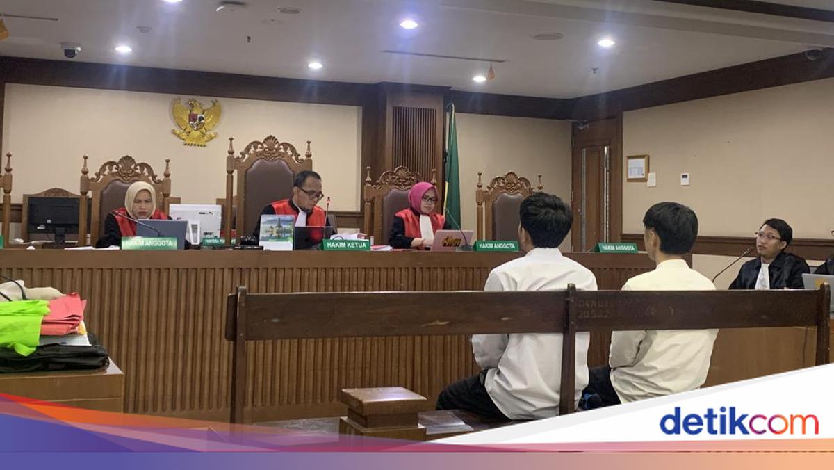 4 Terdakwa Demo Ricuh Agustus Dituntut 10 Bulan hingga 1 Tahun Penjara