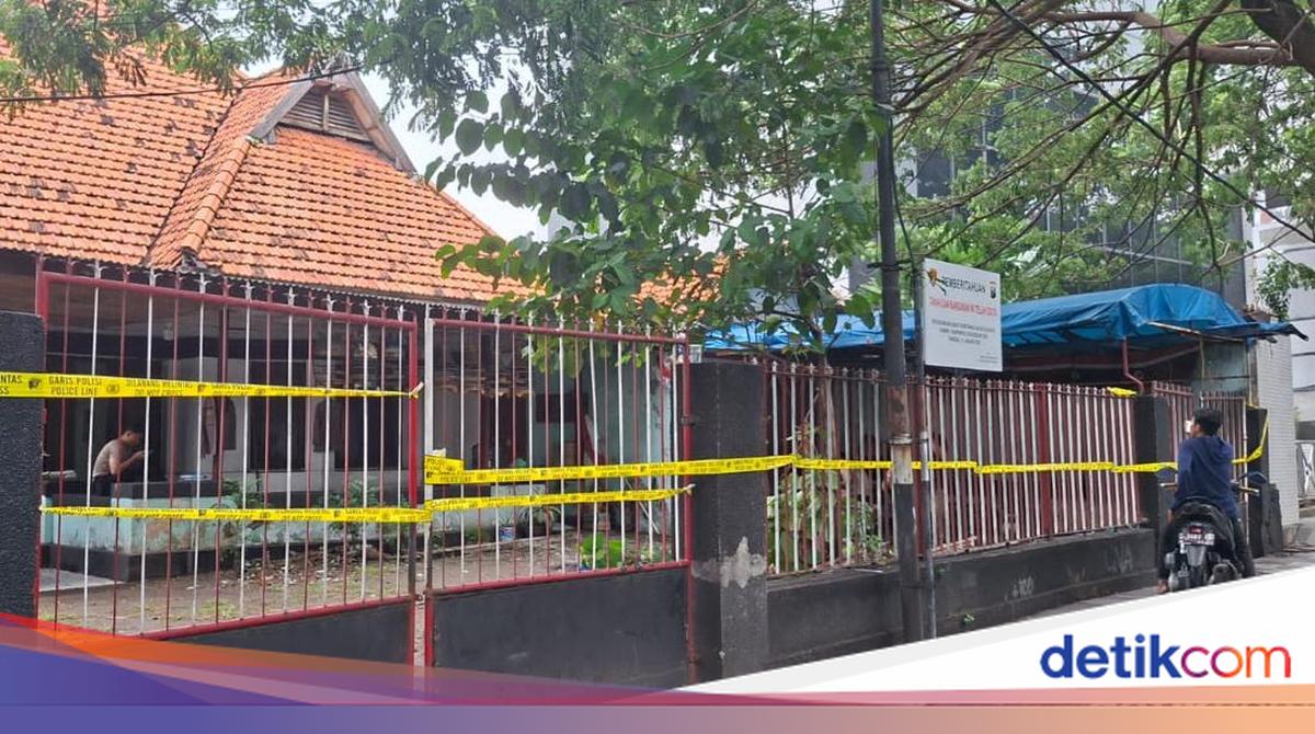 Kantor Ormas di Surabaya Disegel Polisi Terkait Dugaan Mafia Tanah