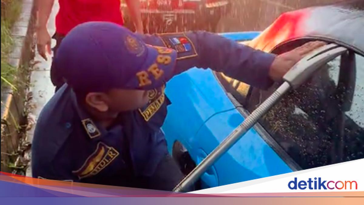 Viral Damkar Evakuasi Kunci Tertinggal dengan Pecahkan Kaca Porsche