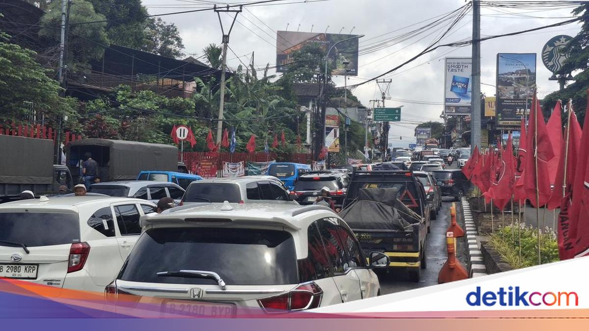 Long Weekend, Jalur Puncak Bogor Macet di Sejumlah Titik