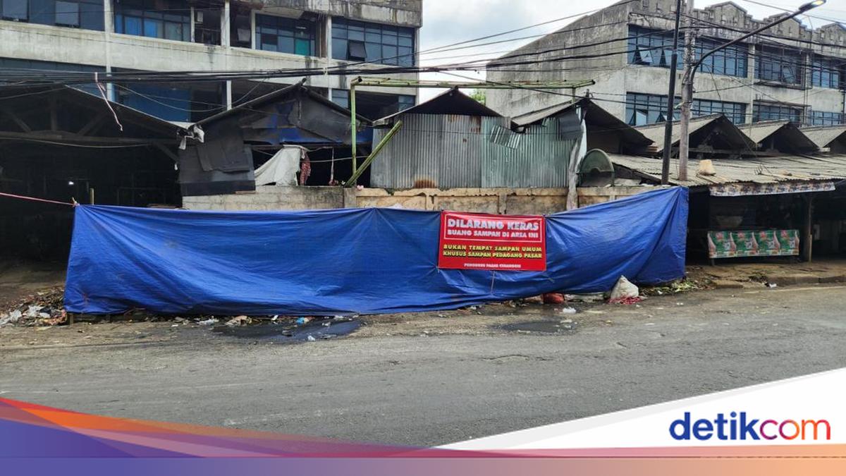 Sudah Ada Larangan, Tumpukan Sampah di Pasar Cimanggis Cuma Geser Lokasi